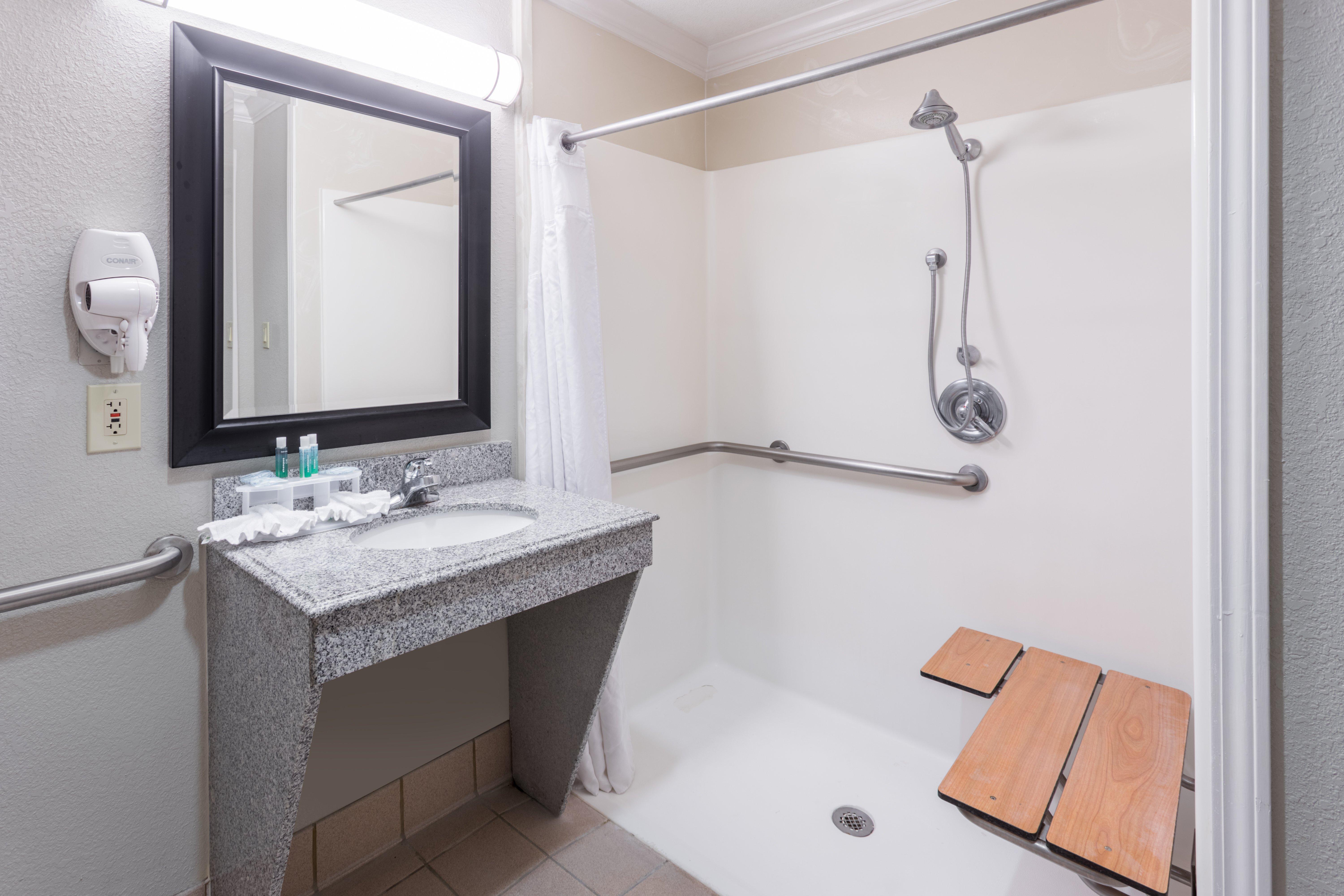 Holiday Inn Express Hotel And Suites Lake Charles By Ihg Экстерьер фото