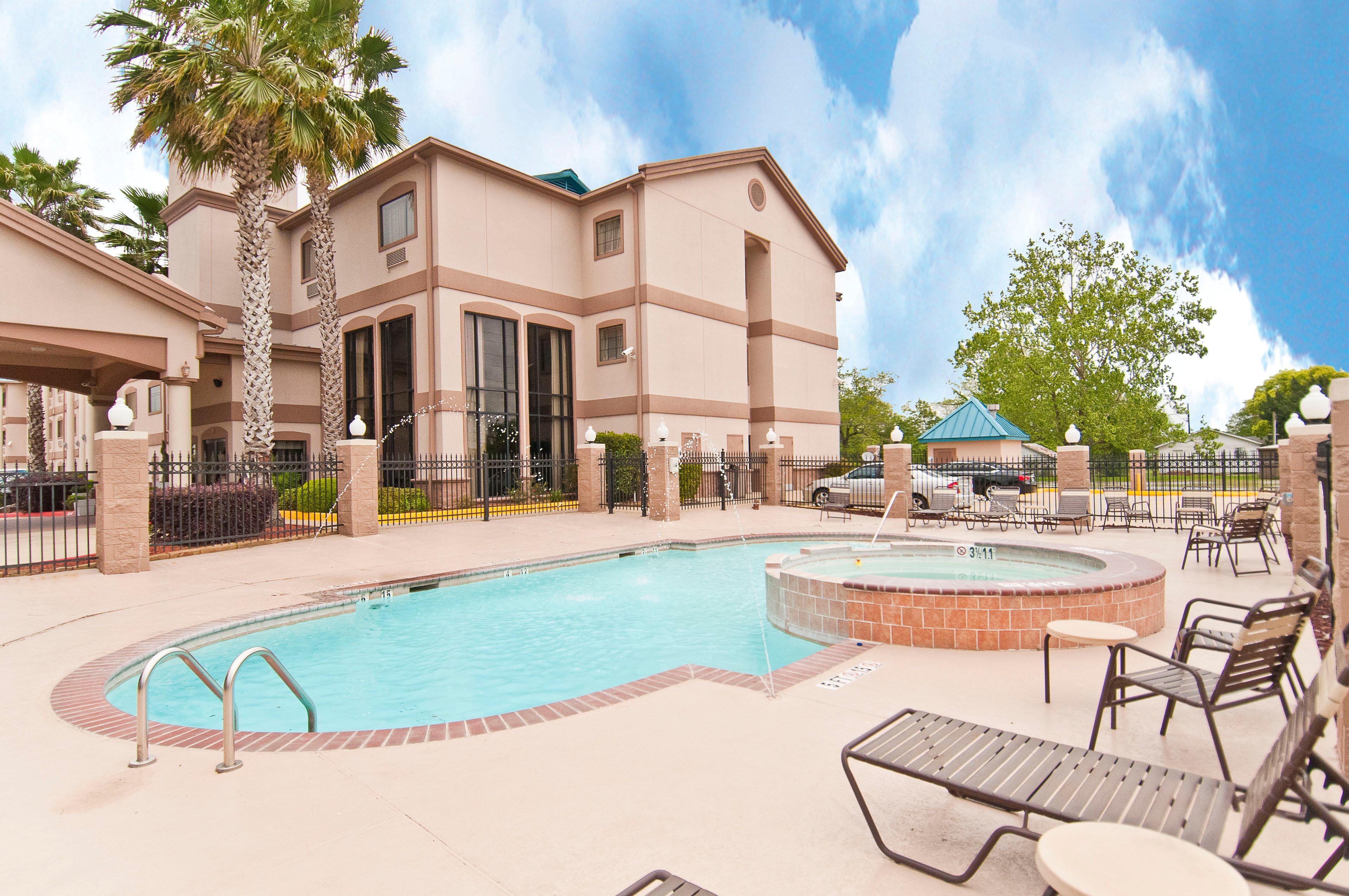 Holiday Inn Express Hotel And Suites Lake Charles By Ihg Экстерьер фото